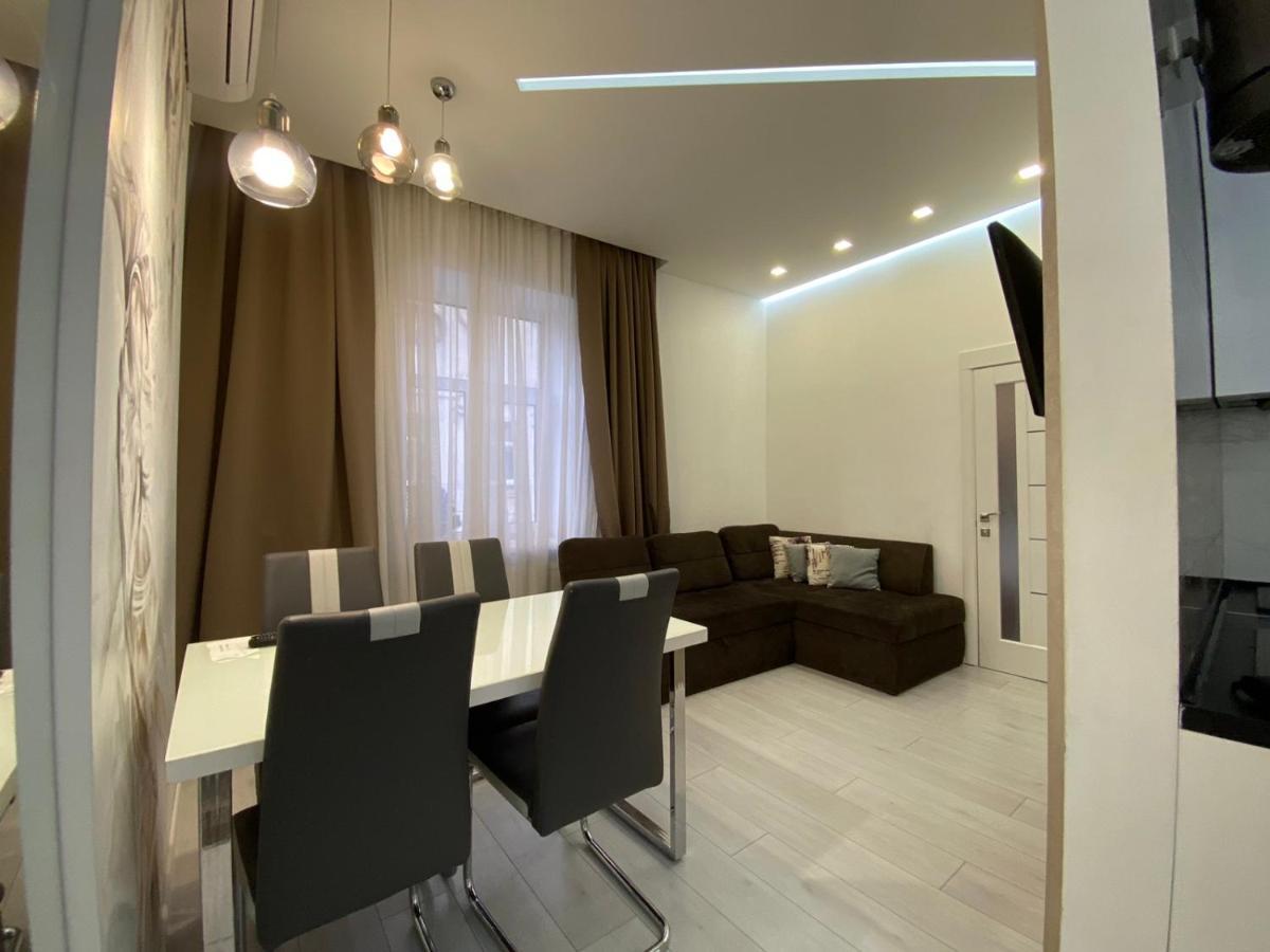 Galicia Apartments Lviv Exteriör bild