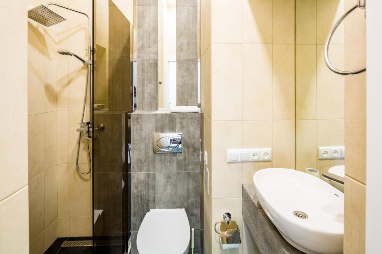Galicia Apartments Lviv Exteriör bild